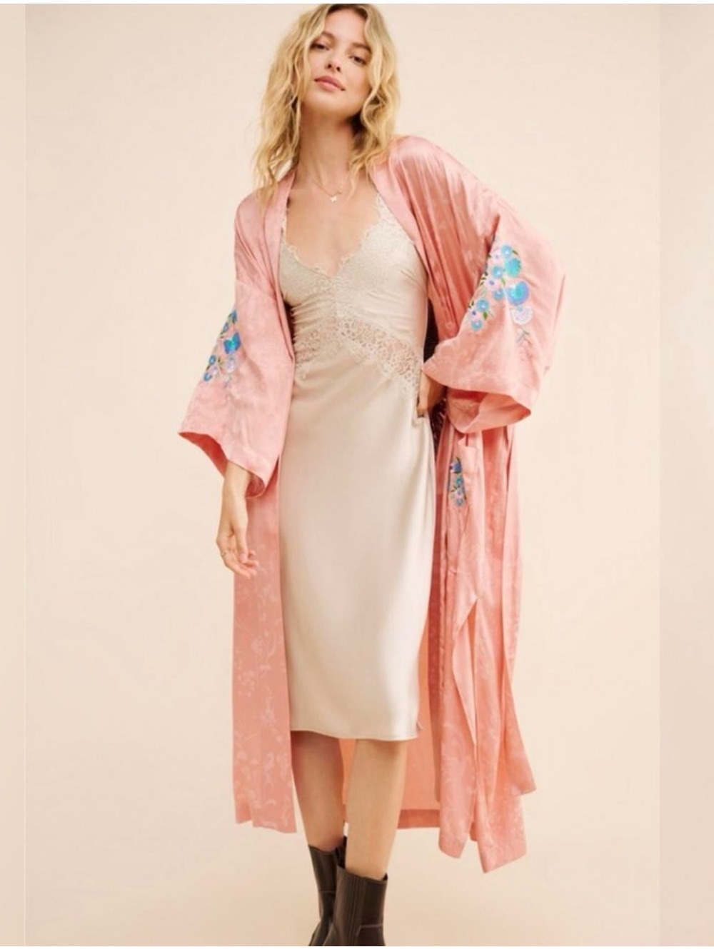 Spell Peacock Embroidered Robe - Picture 3 of 9